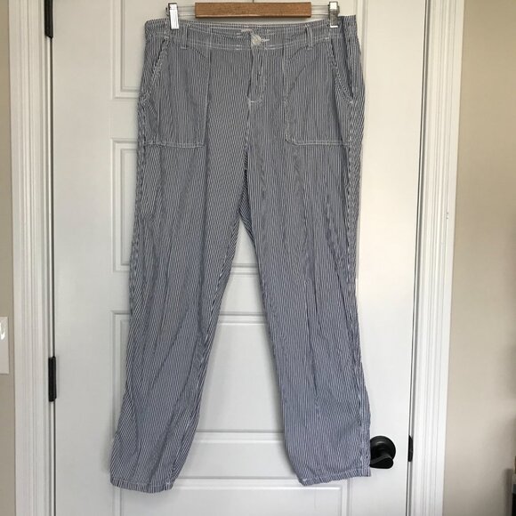Liz Claiborne Straight Leg Ankle Pants Women's 10 Blue White Striped 100% Cotton - Picture 2 of 10